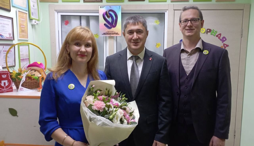 Дмитрий Махонин посетил центр «МАНЯ» и пообщался с его основателями 