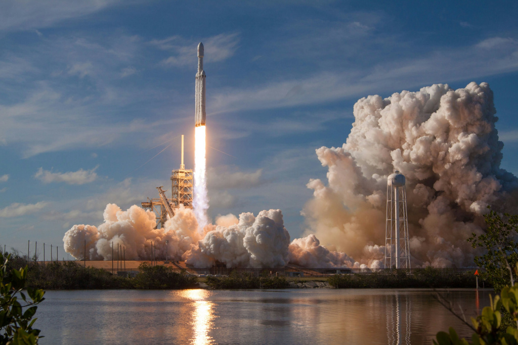 SpaceX. Unsplash.jpg