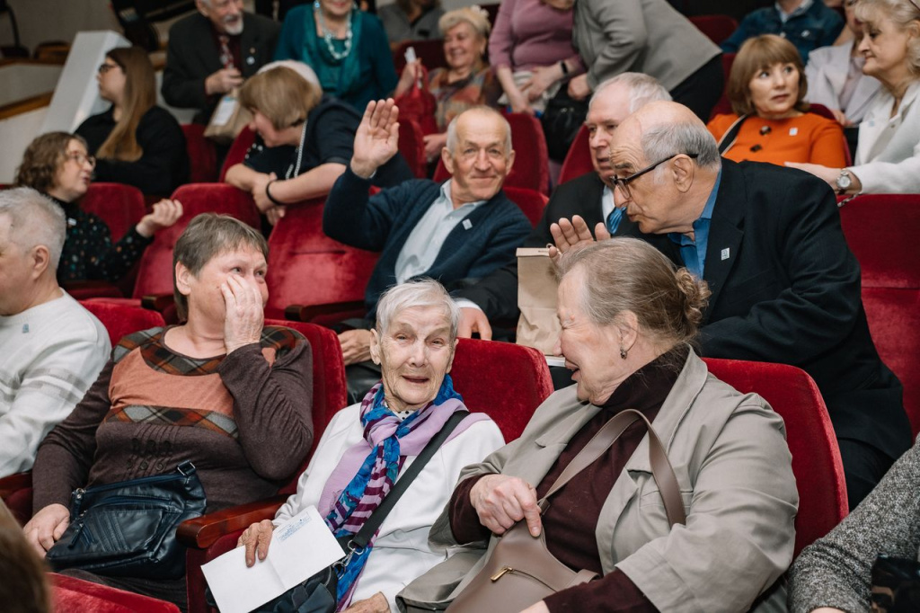 Ветераны ПМУ 45 лет 3.jpg