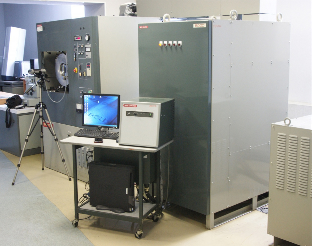 Установка искрового плазменного спекания SPS-1050b.jpg Установка искрового плазменного спекания SPS-1050b.jpg