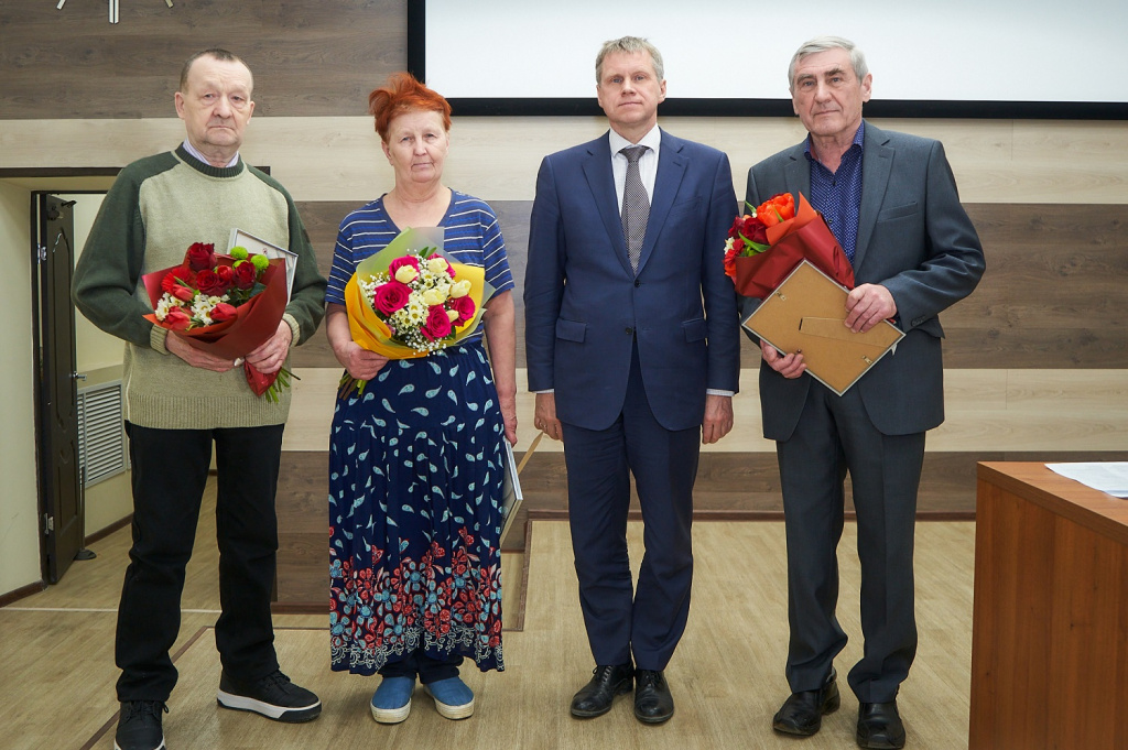 Награждение сотрудников с 50-летним стажем_ОДК-СТАР.jpg Награждение сотрудников с 50-летним стажем_ОДК-СТАР.jpg
