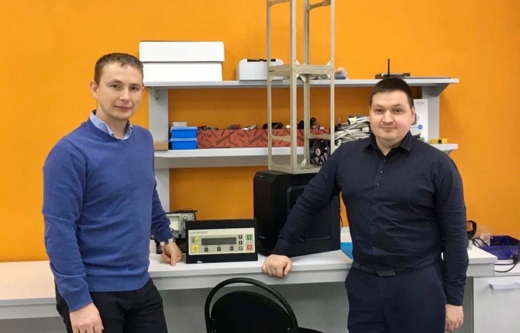 Александр Николаев и Алексей Кычкин в лаборатории киберфизических систем Пермского Политеха.jpg Александр Николаев и Алексей Кычкин в лаборатории киберфизических систем Пермского Политеха.jpg