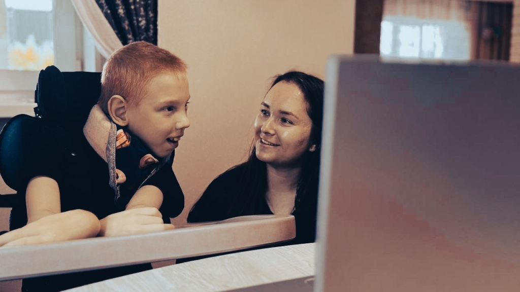 Илья Сопегин со специалистом АДК (1).jpg Илья Сопегин со специалистом АДК (1).jpg