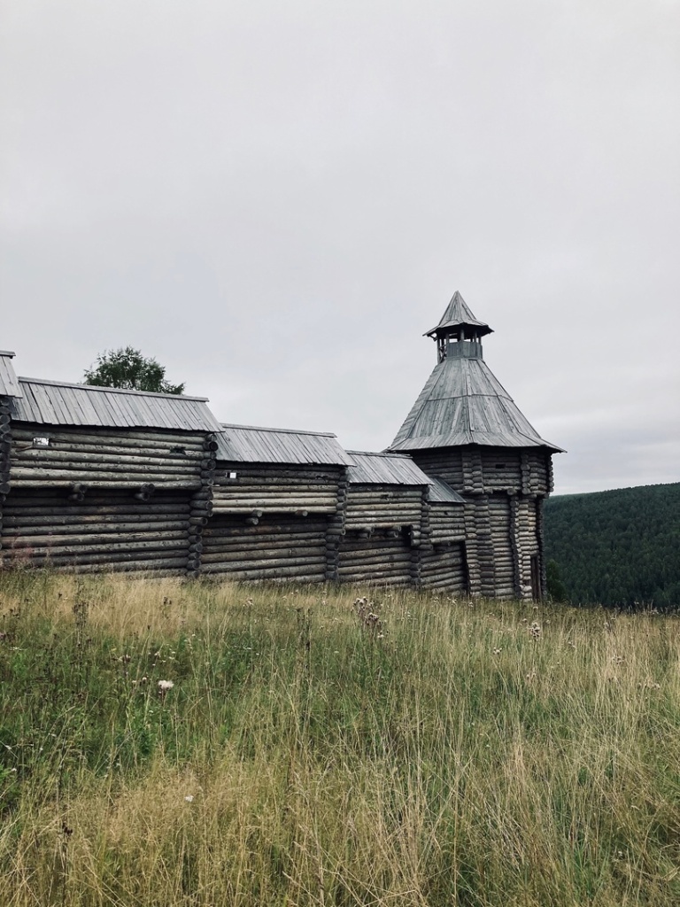 Декорации к фильму Сердце Пармы 2. Губаха.jpg