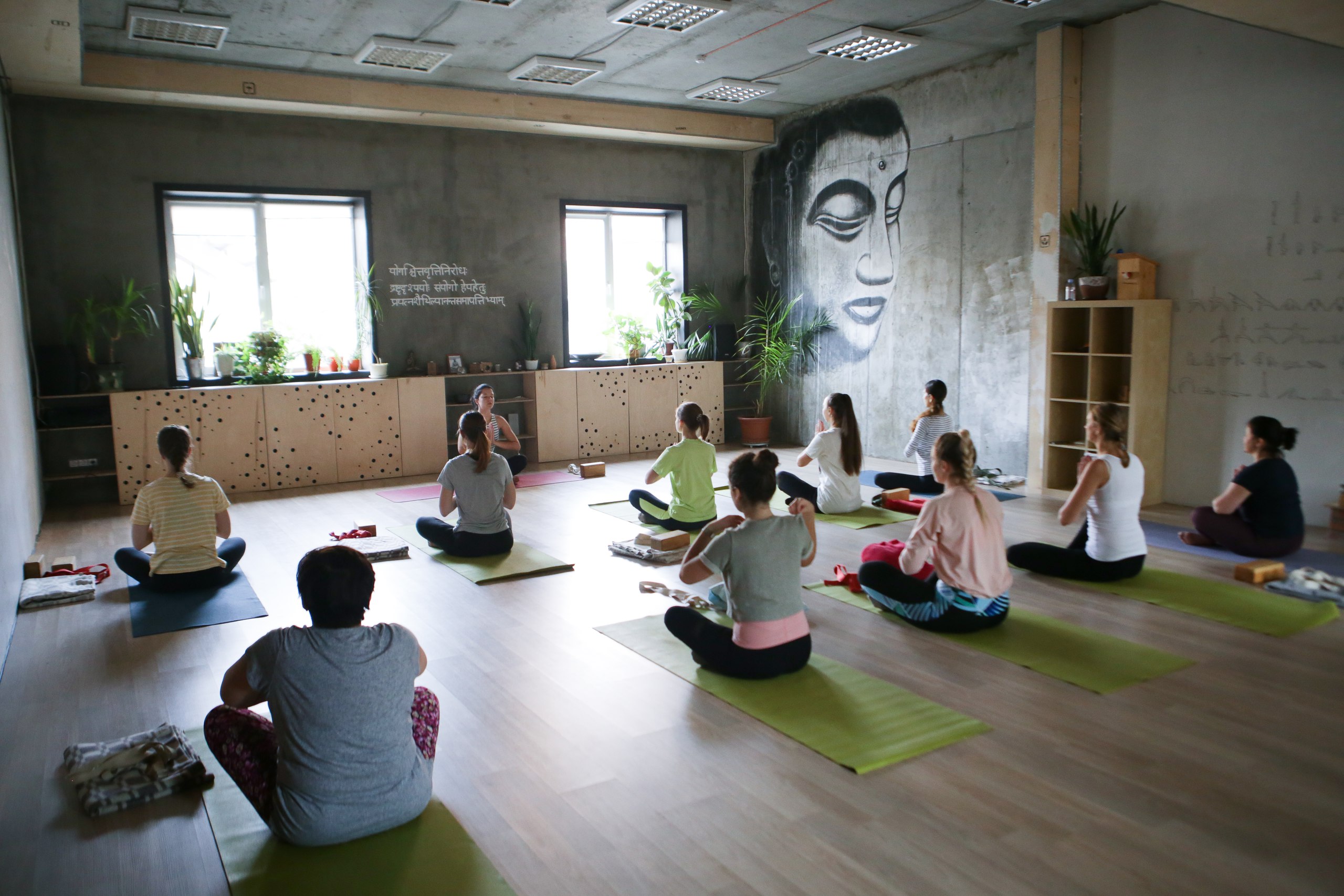 фото йога-студия Кора.jpg